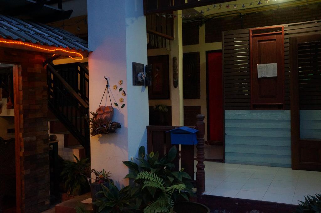 Hotel Tanyahouse Chiang Rai Exterior foto
