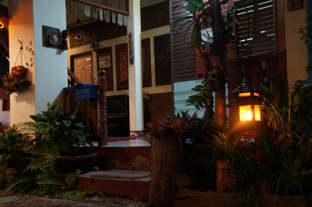 Hotel Tanyahouse Chiang Rai Exterior foto